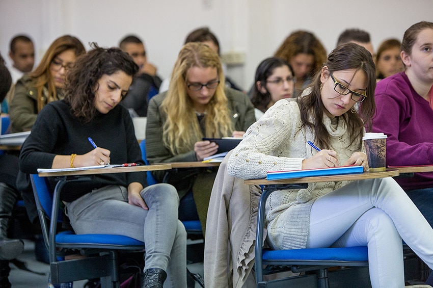סטודנטים בסיור בקמפוס